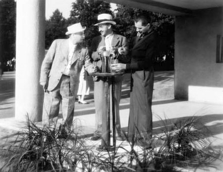 Jan W. Speerger, František Paul, Karel Dostal - Grandhotel Nevada - Z filmu