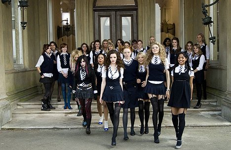 Paloma Faith, Kathryn Drysdale, Talulah Riley, Lily Cole, Amara Karan, Tamsin Egerton, Antonia Bernath - Holky z naší školky - Z filmu