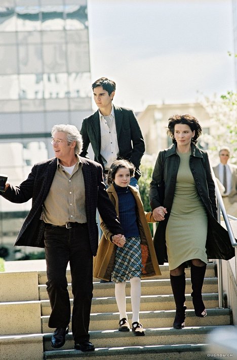 Richard Gere, Max Minghella, Flora Cross, Juliette Binoche