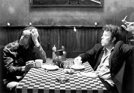 Iggy Pop, Tom Waits - Kafe a cigára - Z filmu