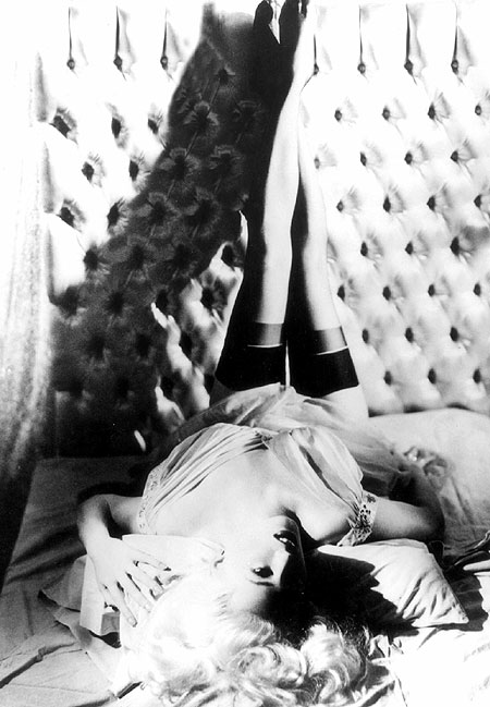 Mamie Van Doren - Dívka v černých punčochách - Z filmu