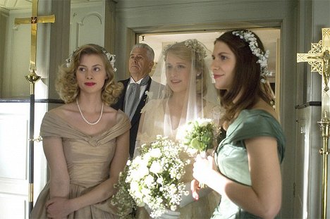 Sarah Viccellio, Mamie Gummer, Claire Danes