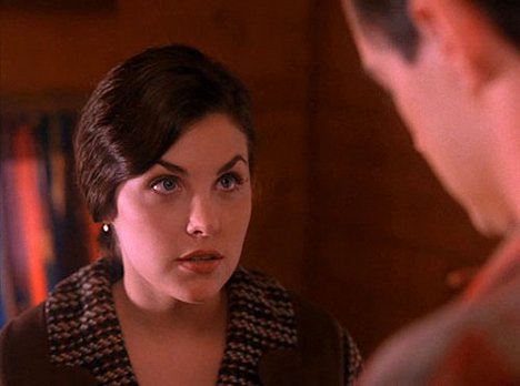 Sherilyn Fenn - Městečko Twin Peaks - Černá vdova - Z filmu