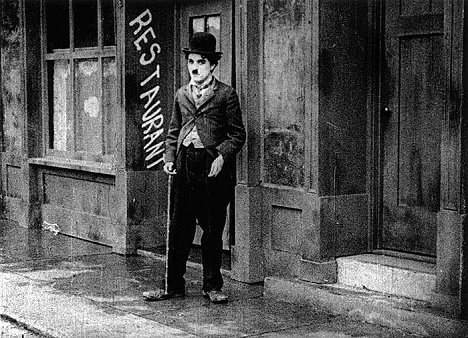 Charlie Chaplin - Chaplin vystěhovalcem - Z filmu