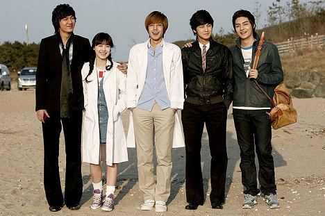 Min-ho Lee, Hye-seon Koo, Hyun-joong Kim, Beom Kim - Radši kluci než kytky - Z filmu