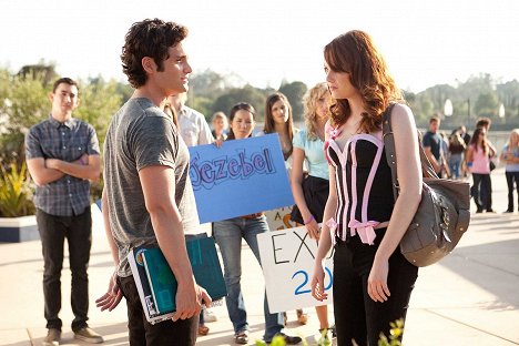 Penn Badgley, Mahaley Patel, Aly Michalka, Emma Stone