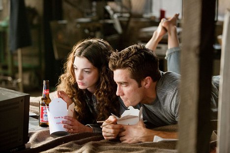Anne Hathaway, Jake Gyllenhaal - Láska a jiné závislosti - Z filmu