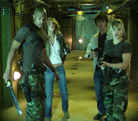 Nick Cannon, AnnaLynne McCord, Michael Welch, Mena Suvari - Zombies: Deň-D prichádza - Z filmu