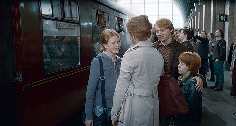 Helena Barlow, Rupert Grint, Ryan Turner - Harry Potter a Dary smrti - 2. - Z filmu