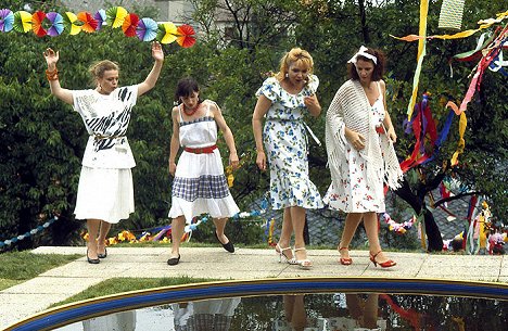 Alena Ambrová, Mariana Chmelařová, Dagmar Havlová, Jana Matulová-Šteindlerová - Dedičstvo alebo Kurvahošigutntag - Z filmu