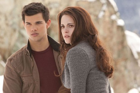 Taylor Lautner, Kristen Stewart - Twilight sága: Rozbřesk - 2. část - Z filmu