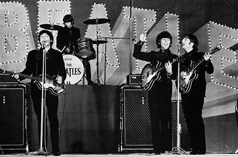 Paul McCartney, Ringo Starr, George Harrison, John Lennon - Tokyo Concert - Z filmu