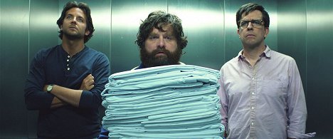 Bradley Cooper, Zach Galifianakis, Ed Helms - Pařba na třetí - Z filmu