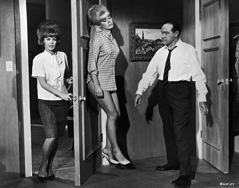 Marjorie Lord, Elke Sommer, Bob Hope - Špatné číslo - Z filmu