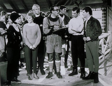 Yvonne Craig, Deborah Walley, Aron Kincaid, Michael Nader, Dwayne Hickman, Frankie Avalon