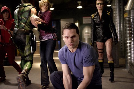 Kyle Gallner, Justin Hartley, Allison Mack, Sam Witwer, Alaina Huffman
