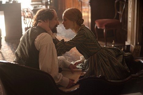 Ralph Fiennes, Felicity Jones - Vášeň mezi řádky - Z filmu