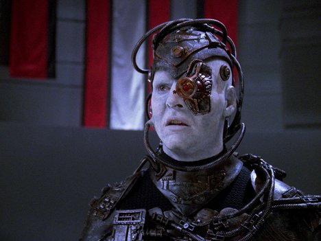 Michael Reilly Burke - Star Trek: Nová generace - Vpád 2/2 - Z filmu