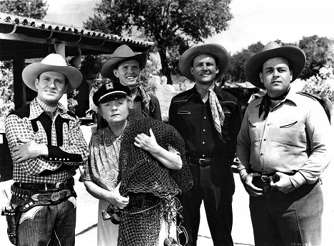 Gene Autry, Dorothy Vaughan, Johnny Duncan, William Henry - Trail to San Antone - Z filmu