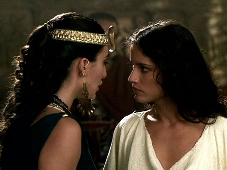 Kassandra Voyagis, Leonor Varela - Kleopatra - Z filmu
