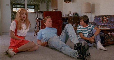 Winona Ryder, Anthony Michael Hall, Robert Oliveri - Střihoruký Edward - Z filmu