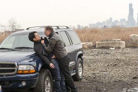 Archie Kao, Jason Beghe - Policie Chicago - A Beautiful Friendship - Z filmu