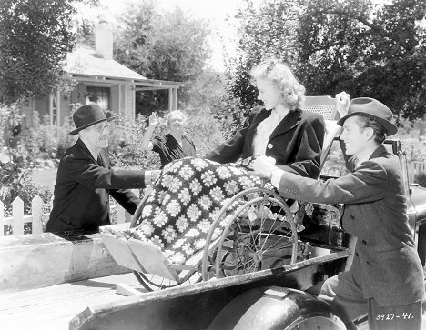 Boris Karloff, Dorothy Vaughan, Maris Wrixon, Gene O'Donnell