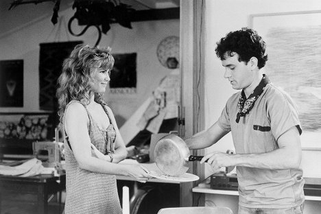 Tawny Kitaen, Tom Hanks