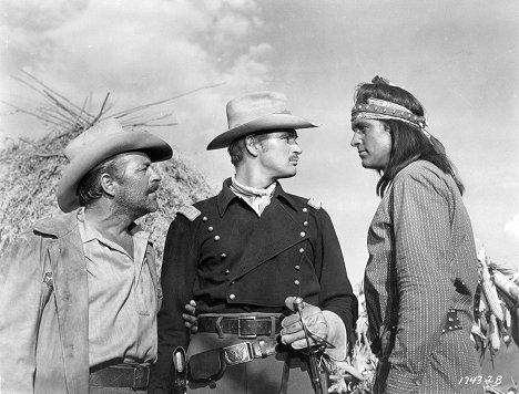 Richard H. Cutting, Gregg Palmer, Rock Hudson - Taza, Son of Cochise - Z filmu