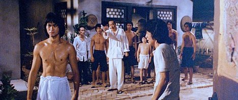 Pai Wei, Feng Tien, Jackie Chan - Mladý mistr - Z filmu