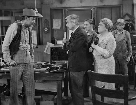 Slim Summerville, Will Rogers, Richard Cromwell, Jane Darwell, Sterling Holloway - Life Begins at Forty - Z filmu