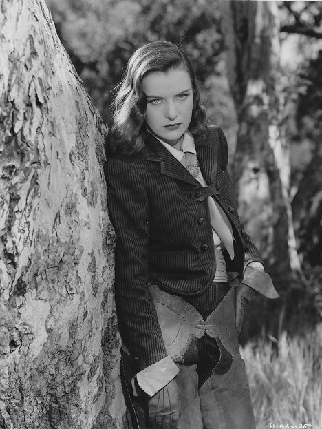 Ella Raines - Tall in the Saddle - Z filmu