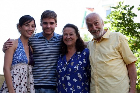 Bárbara Goenaga, Daniel Brühl, Julieta Serrano, Héctor Alterio - Kousek čokolády - Z filmu