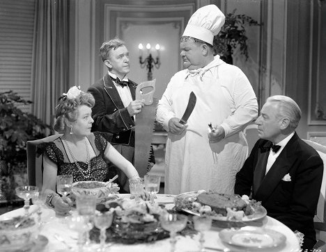 Mary Boland, Stan Laurel, Oliver Hardy, Henry O'Neill