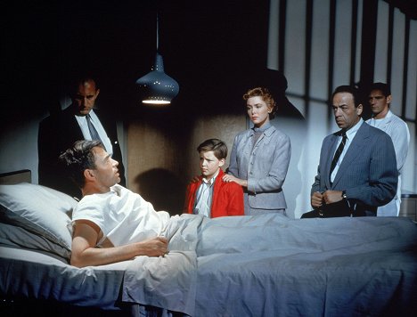 Robert F. Simon, James Mason, Christopher Olsen, Barbara Rush, Roland Winters