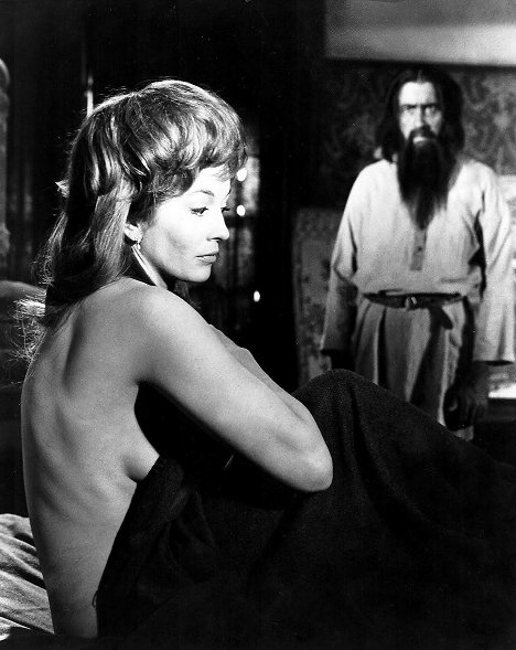 Barbara Shelley, Christopher Lee - Rasputin: The Mad Monk - Z filmu