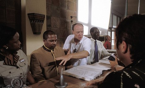 Desmond Dube, Terry George, Don Cheadle - Hotel Rwanda - Z natáčení