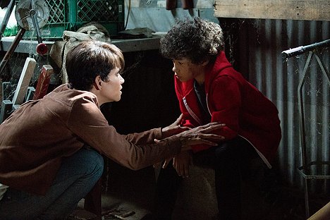 Halle Berry, Shannon Brown - Extant - Ti před krví - Z filmu