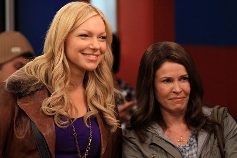 Laura Prepon, Chelsea Handler - Are You There, Chelsea? - Z filmu