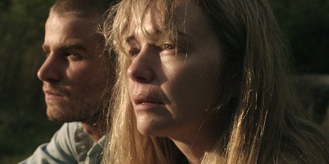 Brady Corbet, Karen Young - Dvě brány sna - Z filmu