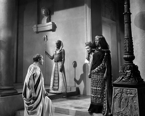 Claude Rains, Vivien Leigh, Flora Robson - Caesar a Kleopatra - Z filmu