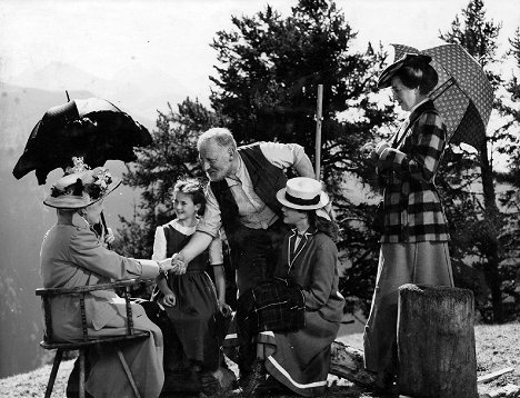 Traute Carlsen, Elsbeth Sigmund, Heinrich Gretler, Isa Günther, Anita Mey - Heidi und Peter - Z filmu