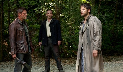 Jensen Ackles, Ty Olsson, Misha Collins - Lovci duchů - Přísná matka - Z filmu