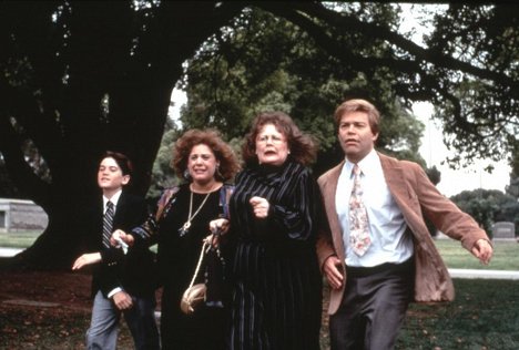 Shirley Knight, Al Franken - Stuart Saves His Family - Z filmu