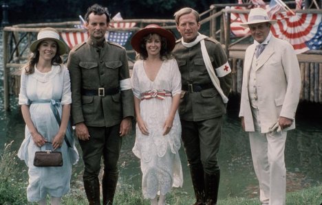 Theresa Russell, Bill Murray, Catherine Hicks, James Keach, Denholm Elliott - Na ostří nože - Z filmu