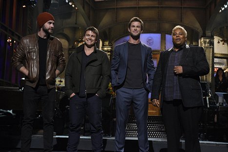 Liam Hemsworth, Luke Hemsworth, Chris Hemsworth, Kenan Thompson - Saturday Night Live - Z filmu