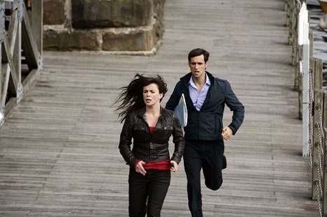 Eve Myles, Rik Makarem