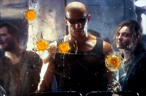 Vin Diesel, Alexa Davalos - Riddick: Kronika temna - Z filmu