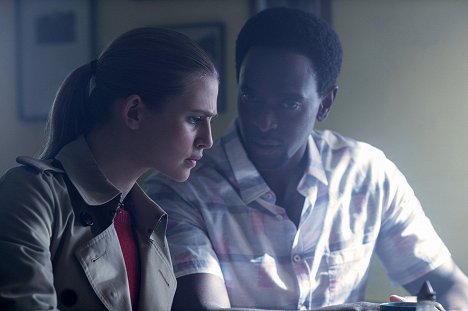 Caroline Kaplan, Edi Gathegi - Proof - Memento Vivere - Z filmu