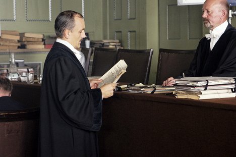 Heinrich Schmieder, George Meyer-Goll - Vom Reich zur Republik - Hitler vor Gericht - Z filmu
